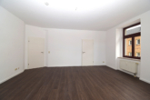 TOP INVESTMENT // Frisch renovierte 2-Raum-Wohnung in begehrter Stadtlage - Wohnzimmer