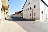 Hochwertig renovierte 2-Raum-Wohnung in Rötha - Straßenansicht