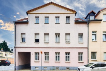 2 MONATE KALTMIETFREI // Renovierungsbedürftge 2,5-Raum-Wohnung mit Tageslichtbad und Stellplatz, 04442 Zwenkau, Erdgeschosswohnung