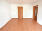 Vermietete 3-Raum-Wohnung mit Balkon und PKW-Stellplatz - Wohnzimmer